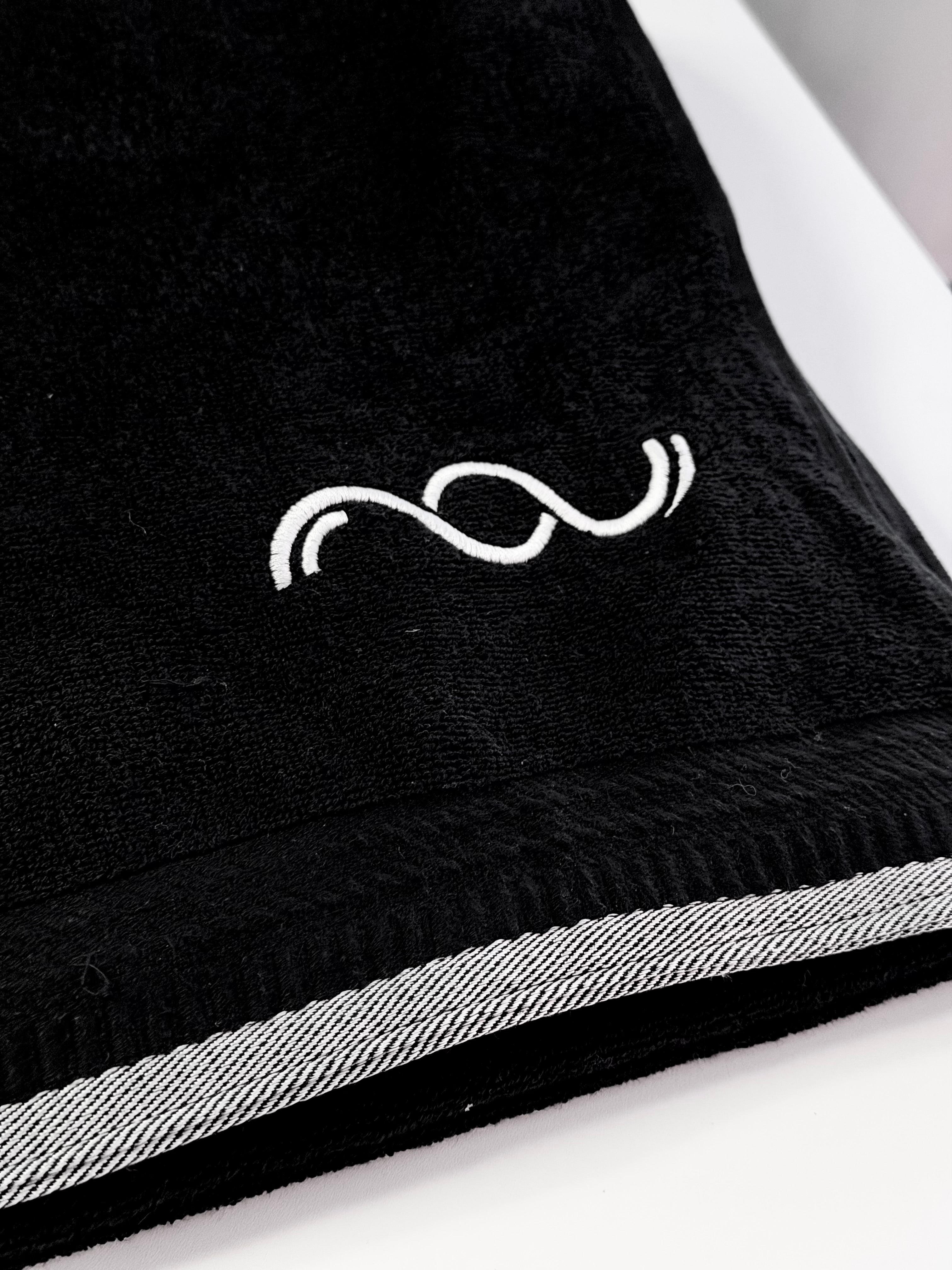Black Aufguss Waving Towel with Logo 100cm x 150cm – Flow Aufguss
